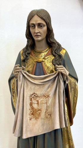 Véronique tenant le voile empreint de la Sainte Face de Jésus, statue O.D.M.